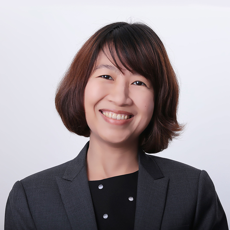 นางนฤมล